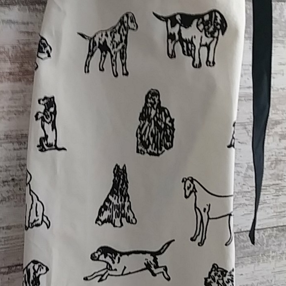 Apron - Picture 2 of 4